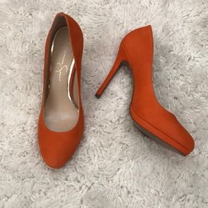 Jessica Simpson pumps